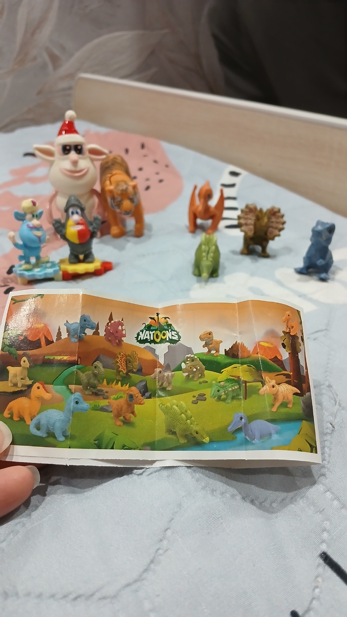 Артур собирает коллекцию Бубы, а Маргарита — коллекцию динозавров.