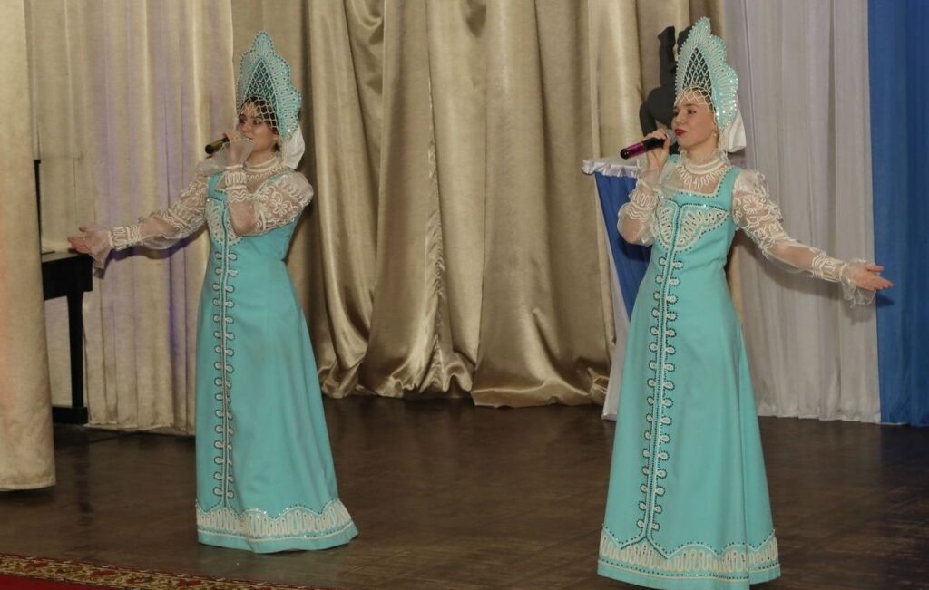    CREATOR: gd-jpeg v1.0 (using IJG JPEG v62), quality = 80 Александра Позднякова