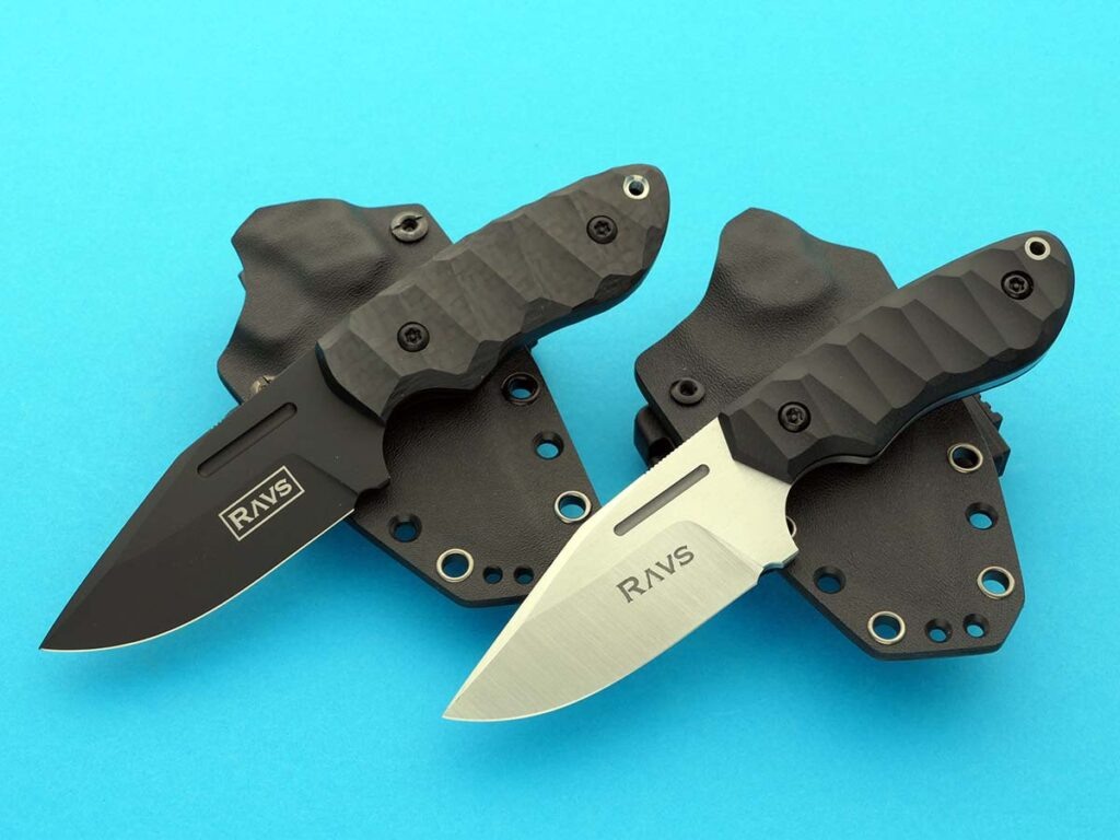 Ножны из кайдекса подгоняются под размер лезвия и не деформируются со временем, обеспечивая безопасность ношения. Рафал Колаковски использует кайдекс для своих тактических ножей Ridgeline.