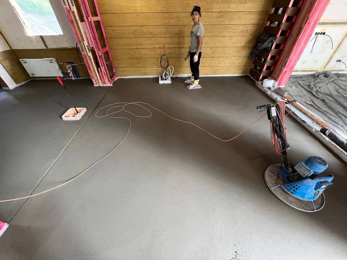 Полусухая стяжка пола под линолеум в деревянном доме