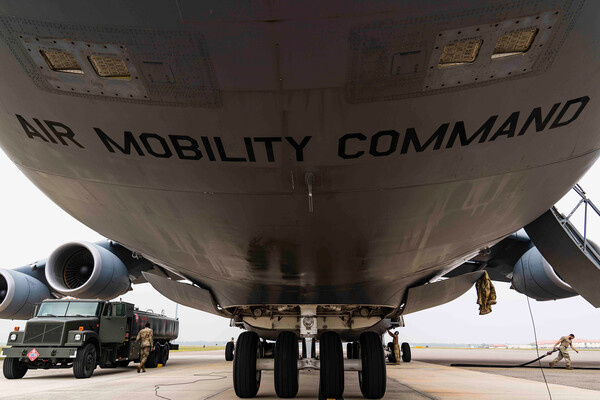 Senior Airman Joshua Hastings/Keystone Press Agency/Global Look Press   📷