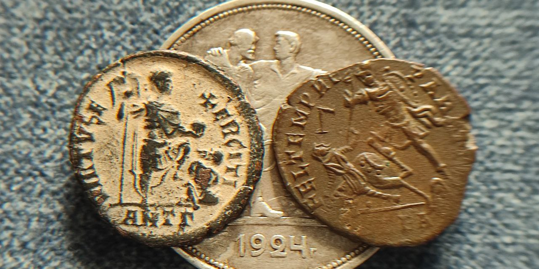 Почему на римских монетах неприятель всегда маленький и жалкий