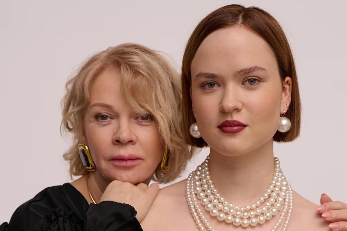 Елена Валюшкина показала редкие фото дочери в день ее 23-летия