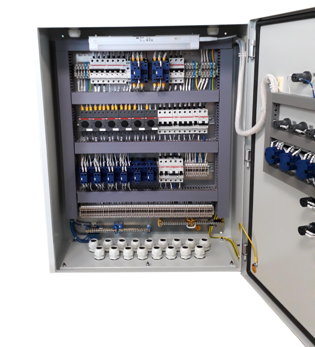 Пример шкафа управления производства «НТК Приборэнерго»
