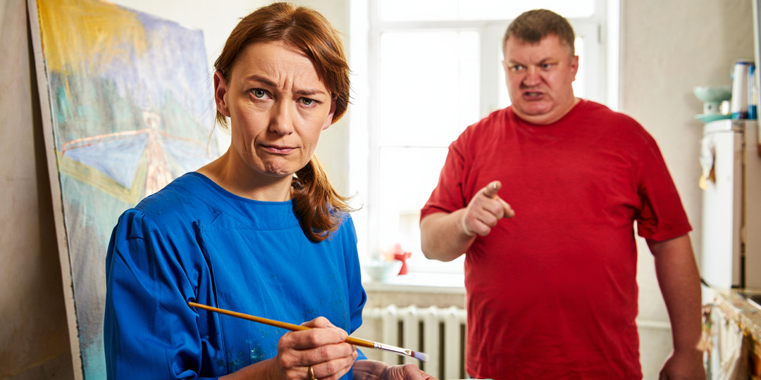 – Куда лезешь, ты просто жена – Муж высмеял мою работу, но взвыл от платежей по ипотеке