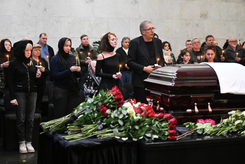    Дочь покойной, Александра Афанасьева-Шевчук, произнесла у гроба трогательную речь, посвященную маме. Фото: РИА Новости/ Илья Питалев