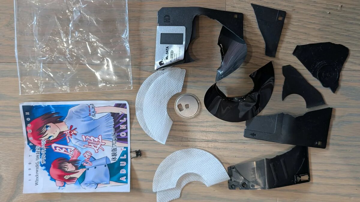    Редкий демо-диск Tsukihime 1999 разрезали при проверке посылки