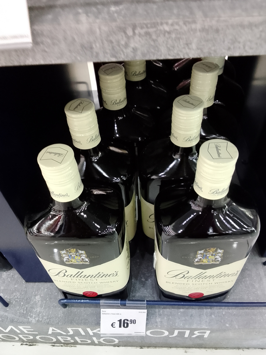 Эта позиция в представлении не нуждается 🐱 . Личные фото. 