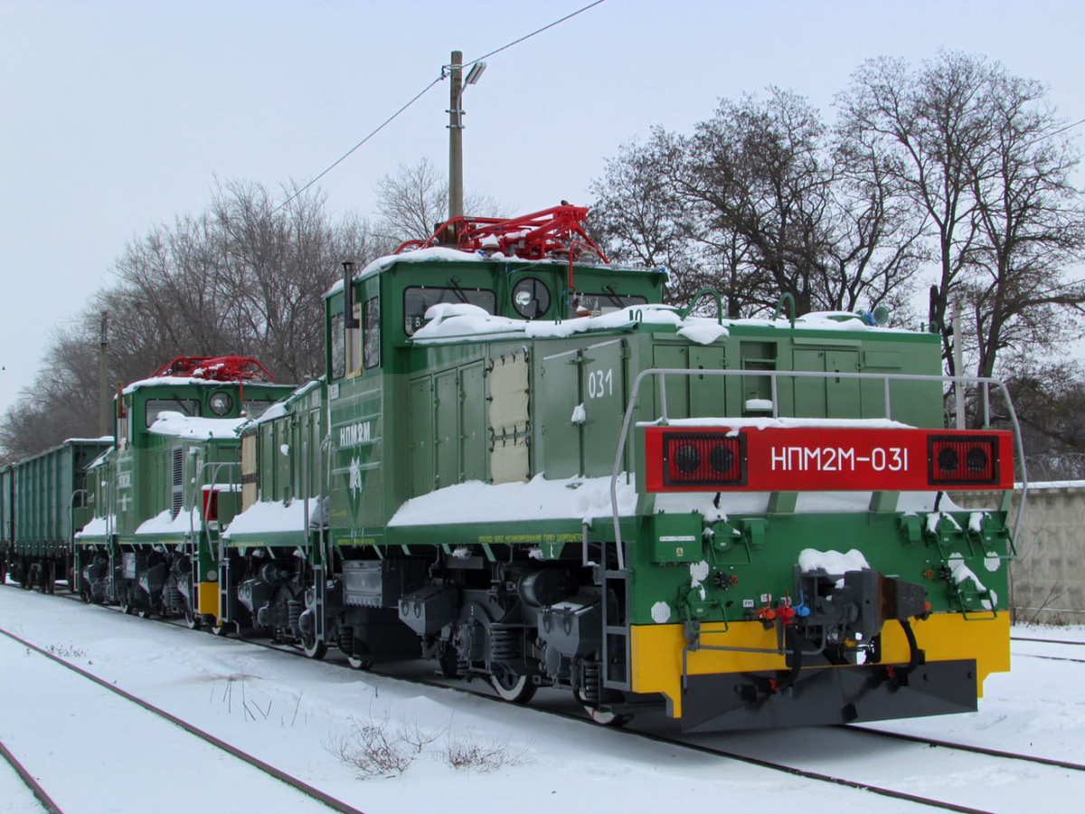 Промышленные электровозы постоянного тока модели НПМ2М от ТМХ. Источник: DArt/RailGallery