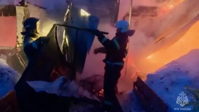     Пожар в селе Красногорское. Пресс-служба ГУ МЧС по Алтайскому краю