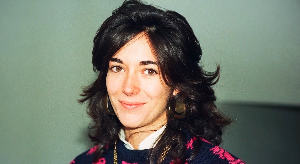 Гислейн Максвелл в юности. Скриншот из фильма "Ghislaine Maxwell: Filthy Rich".