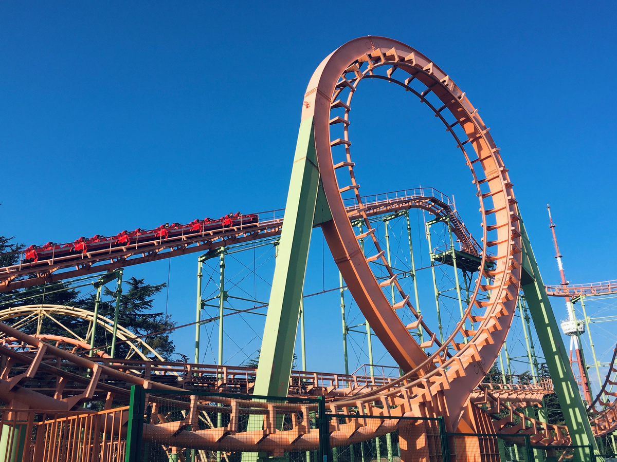 Или здесь уместнее даже сравнение с американскими горками?🤔 Порой путь, который выбрала молодежь, кажется мне вот таким.