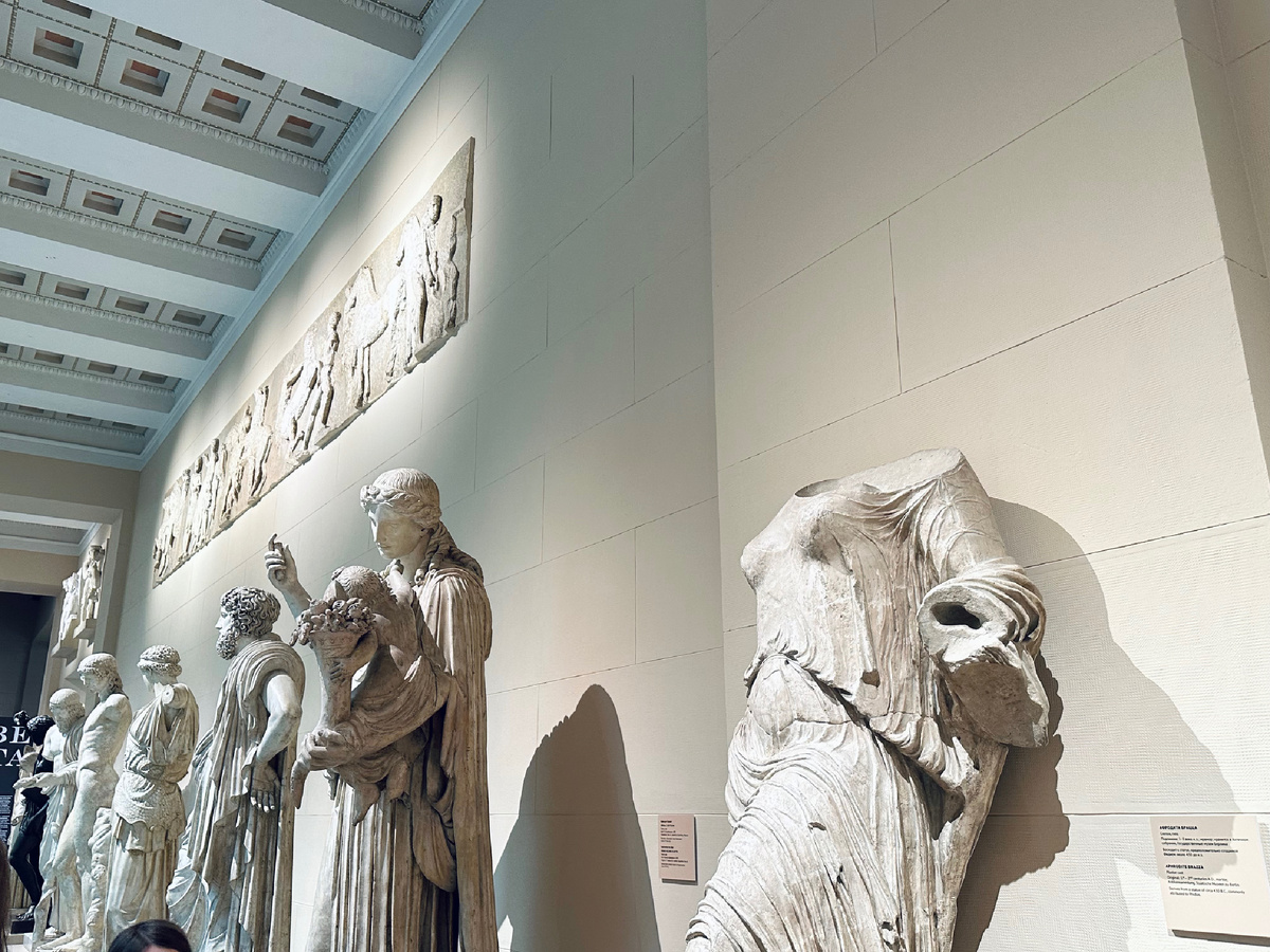 Все проходит через расцвет и упадок: цивилизации, империи, эпохи, страны, города. И даже люди. 