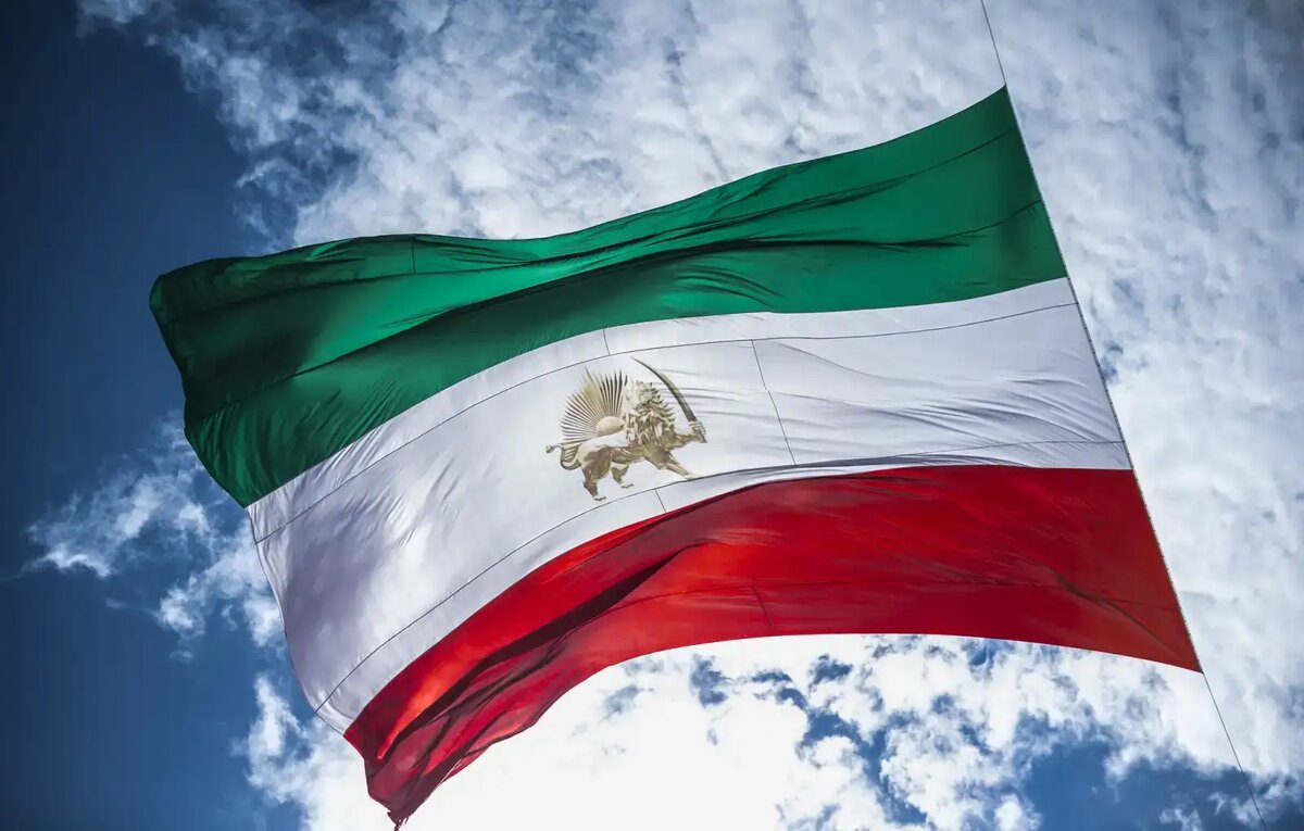    Государственный флаг Ирана. © flickr.com