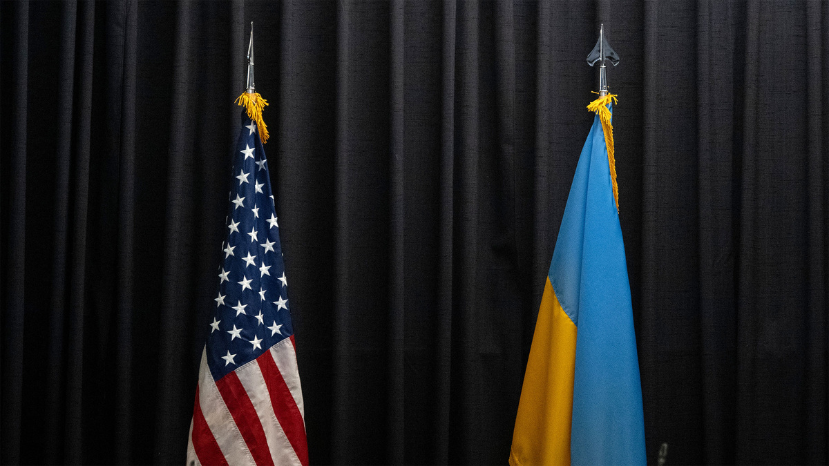    Флаги США и Украины/GLP