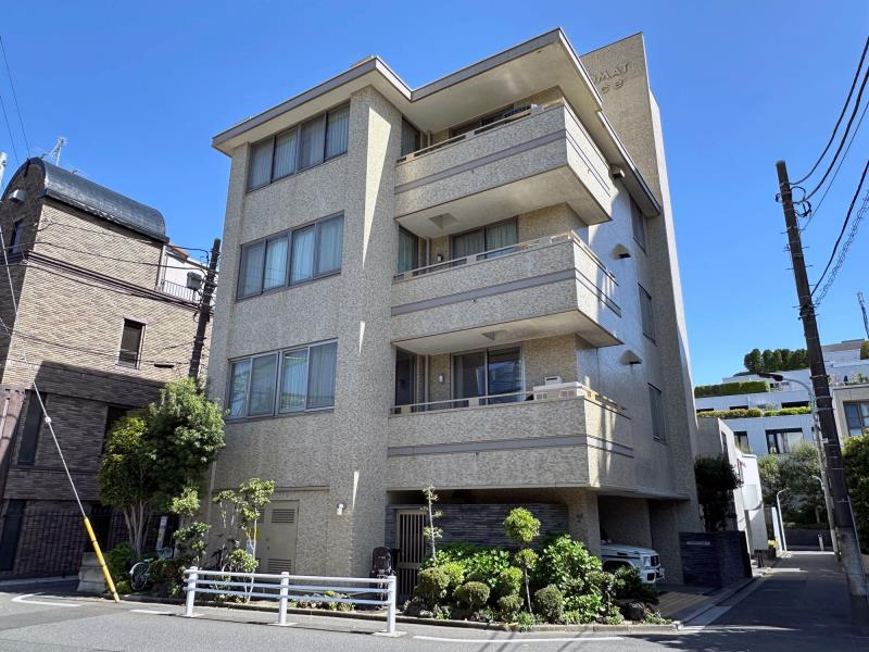 Типичный малоквартирный дом в Японии