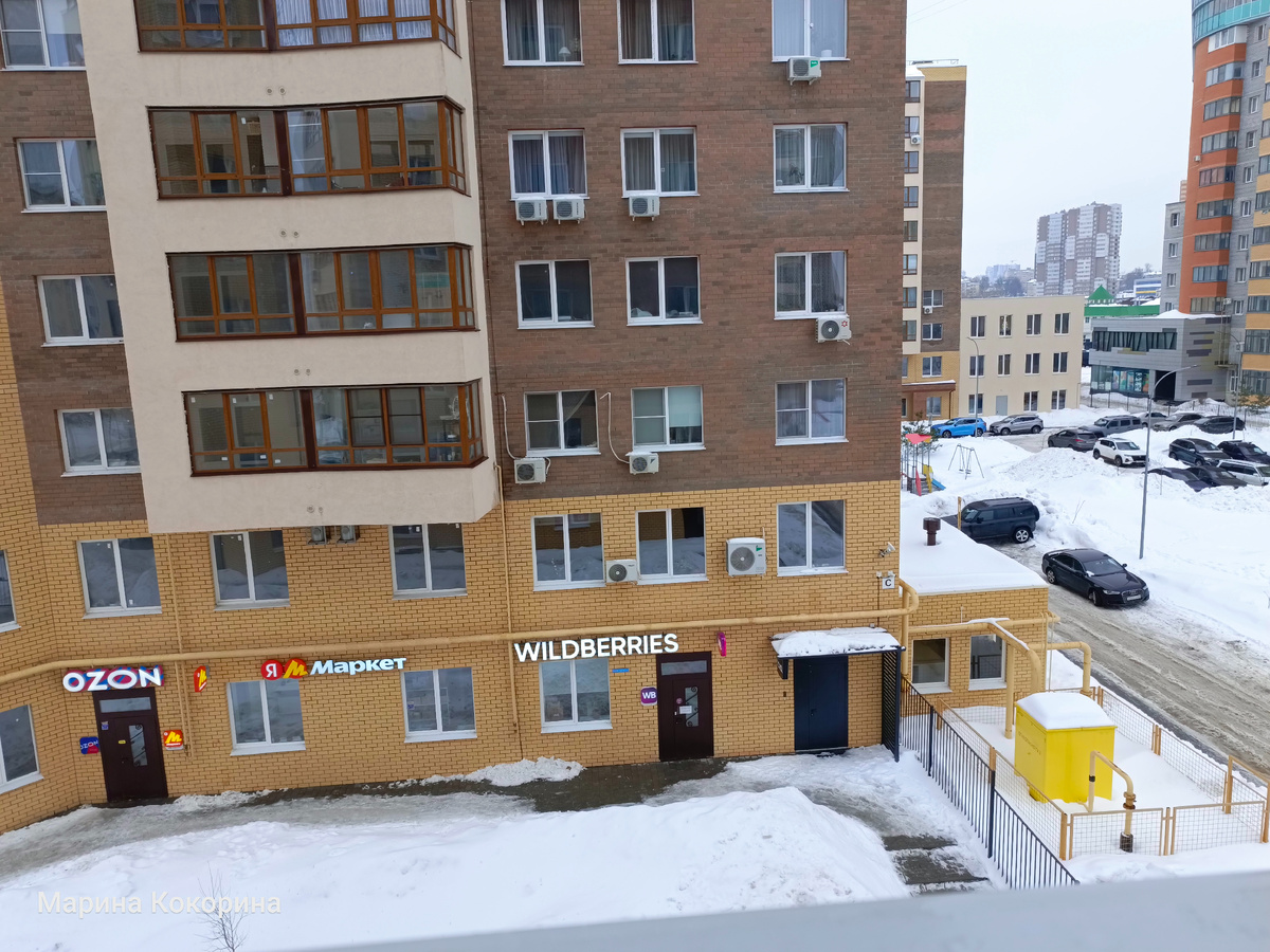 Хорошо, когда у тебя под окнами маркетплейсы)