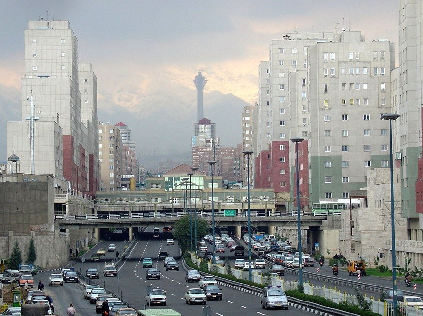     Скоростная автомагистраль Навваб и улица Комейл (на мосту) в Тегеране   
Matthias Blume, CC BY-SA 2.0