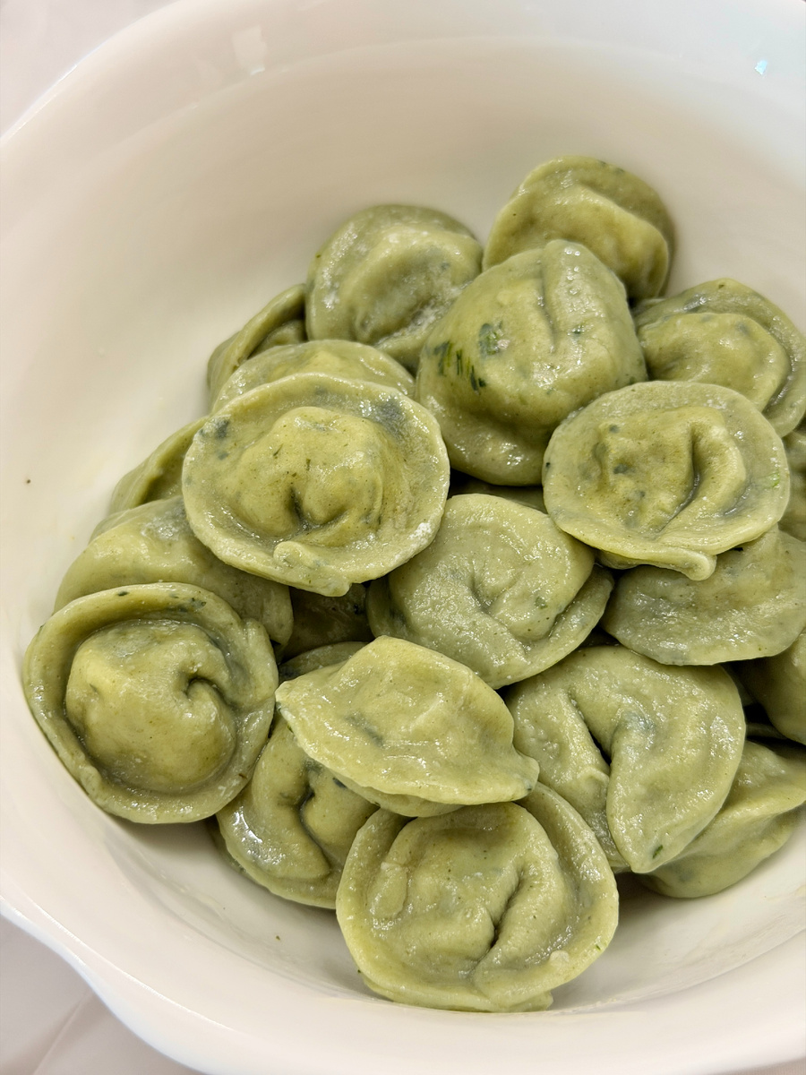 Разработка Сибирской школы мясоделия #Мясотема-цветные пельмени со снытью ,шпинатом и улучшителем пельменного теста "Текс микс" KAISERHELF 