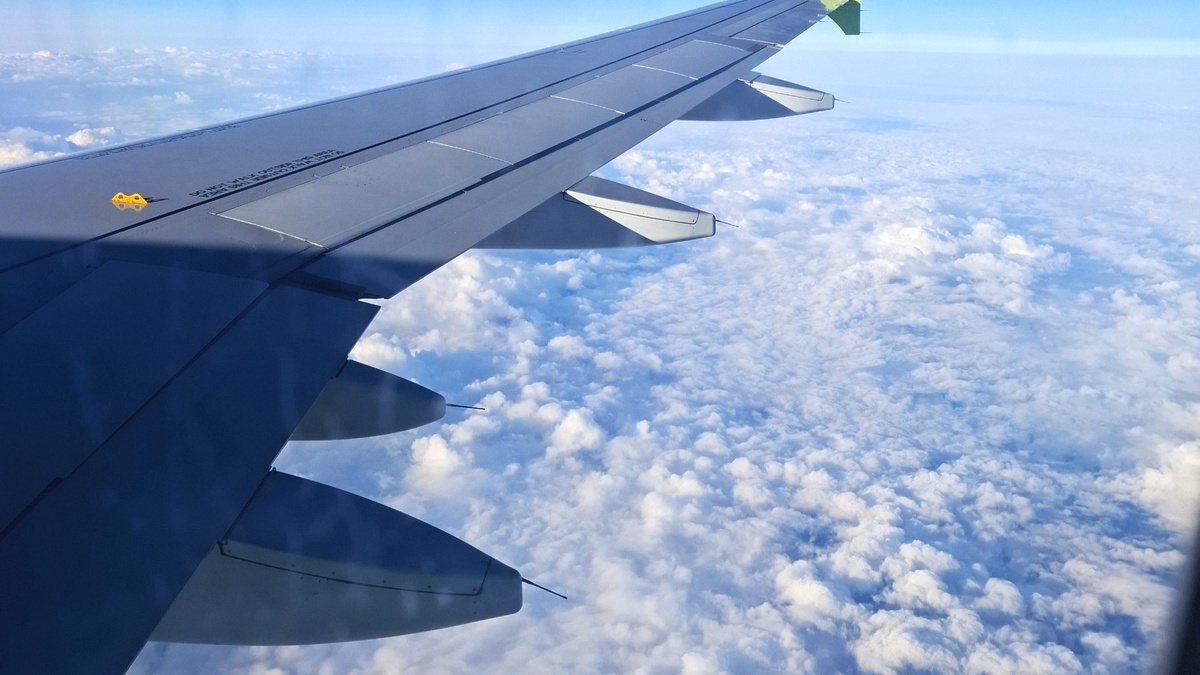    Utair: «Информация о полёте рейса Сургут - Дубаи над Ираном недействительна»