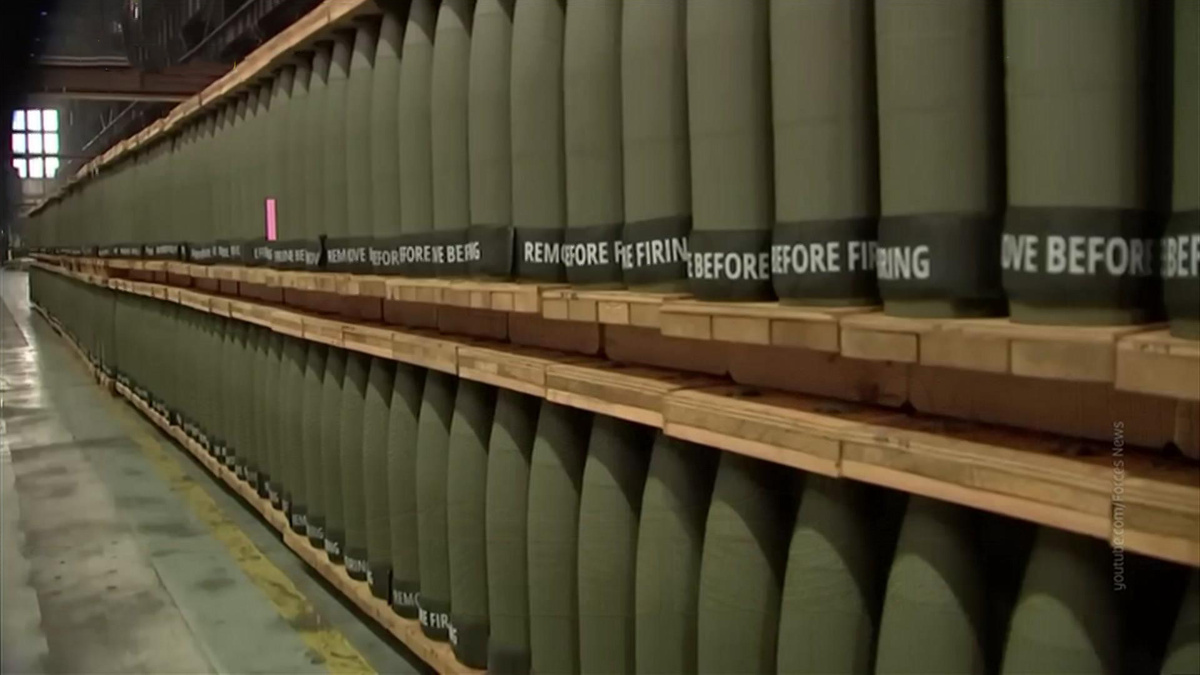    США склад снаряды 155мм