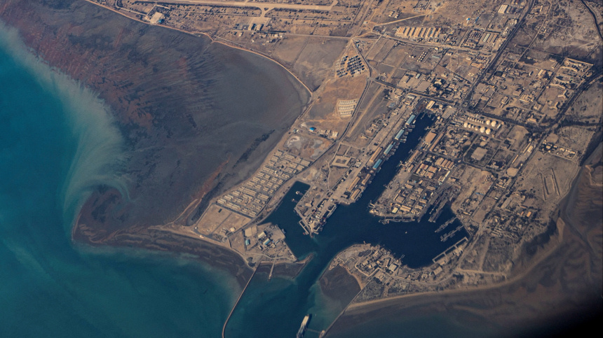    Фото: Reuters/Nicolas Economou; 5-tv.ru