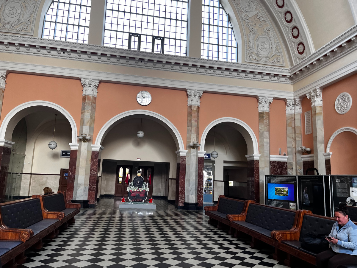 Зал ожидания в железнодорожном вокзале (Брест‑Центральный), Брест, Беларусь