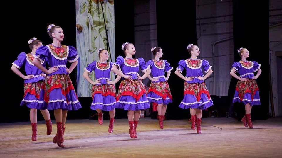    Выступления проходят в Доме культуры имени Ленина. Фото - тг-канал Яны Пащенко