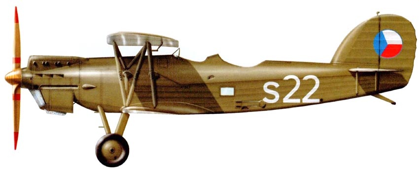 Лёгкий бомбардировщик-разведчик Aero A.100. Скорость — 270 км/час, дальность полёта — до 1000 км в варианте разведчика, практический потолок — 6500 м, экипаж — 2 человека, вооружение — два передних и два подвижных пулемёта, до 600 кг бомб.