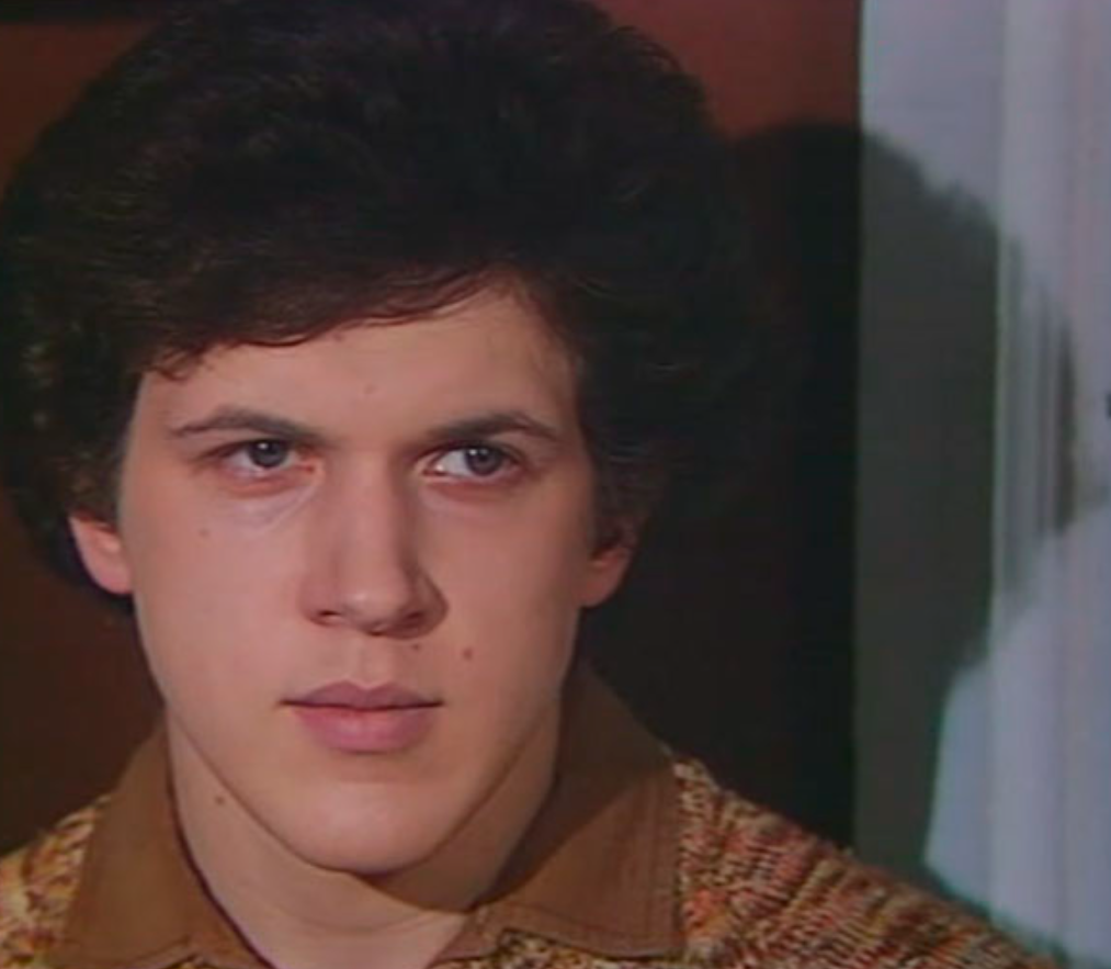 Игорь Нефёдов в фильме "Вы умеете играть на пианино?"