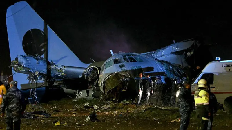 В Боливии разбился грузовой самолет Hercules, перевозивший деньги