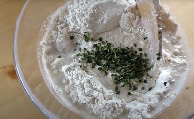 Быстрые беби-пиццы на сковороде: закуска, которую хочется повторять снова и снова