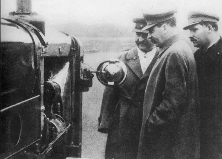 Иосиф Сталин был выбран первым депутатом в Московский Совет в 1934 году