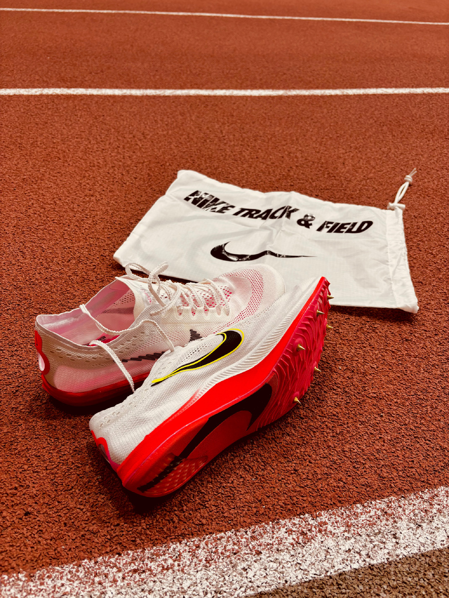 Мои шиповки предназначены специально для средней дистанции, от 1500 метров и до 5000 метров. При желании и соответствующей подготовке в них можно пробежать даже и длинную дистанцию в 10 000 метров.