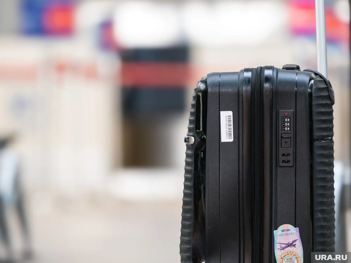     Туристы не могут улететь из Дубая