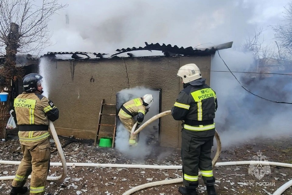    Площадь пожара составила 60 квадратных метров. Фото: МЧС по Ростовской области.