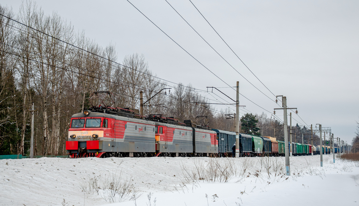 Электровоз ВЛ11-815 (🚂ТЧЭ-27 Орел-Сортировочный) с грузовым составом. 