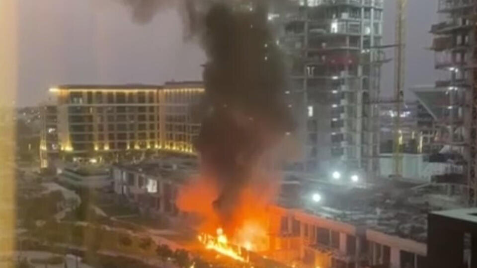     Четыре человека пострадали при взрывах в Дубае ИЗВЕСТИЯ