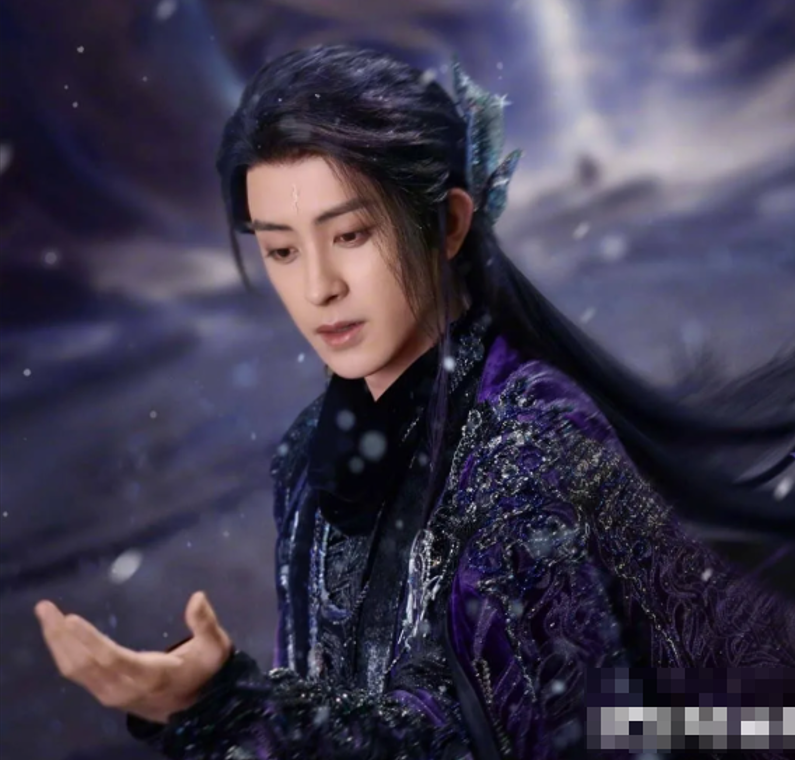 Китайский актер Ао Жуйпэн.