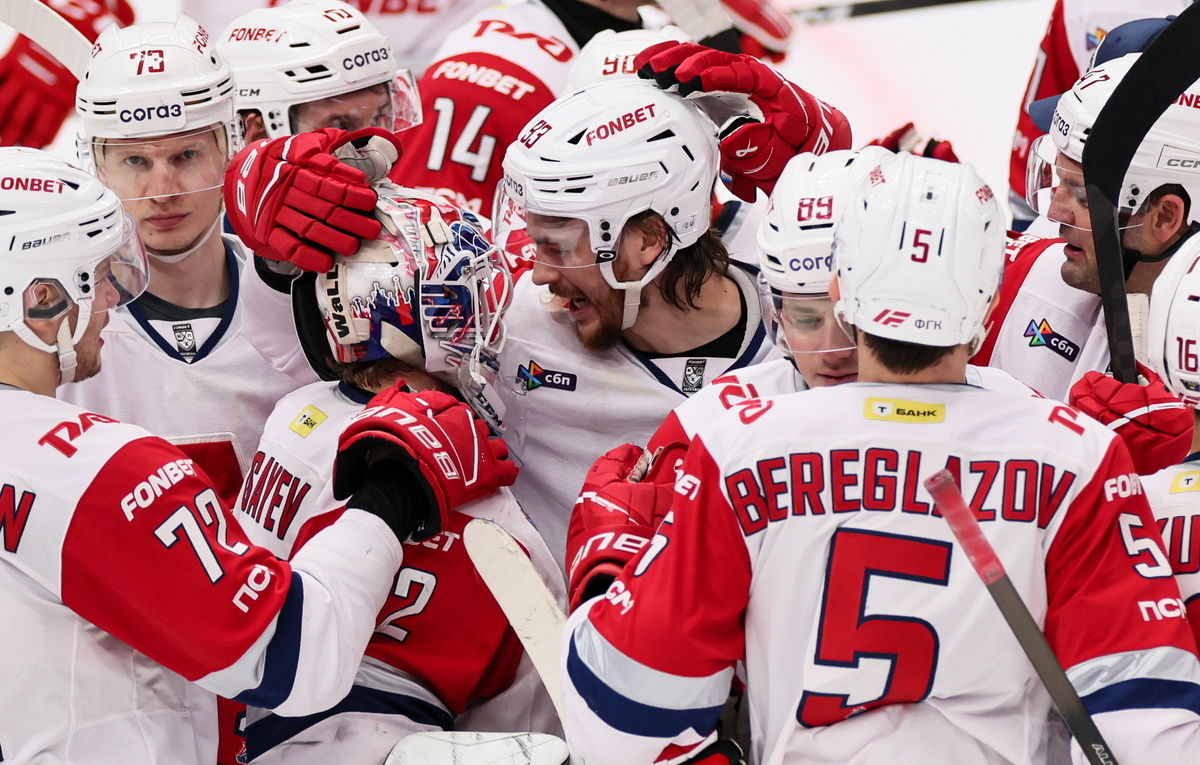    Игроки "Локомотива"  Сергей Савостьянов/ТАСС