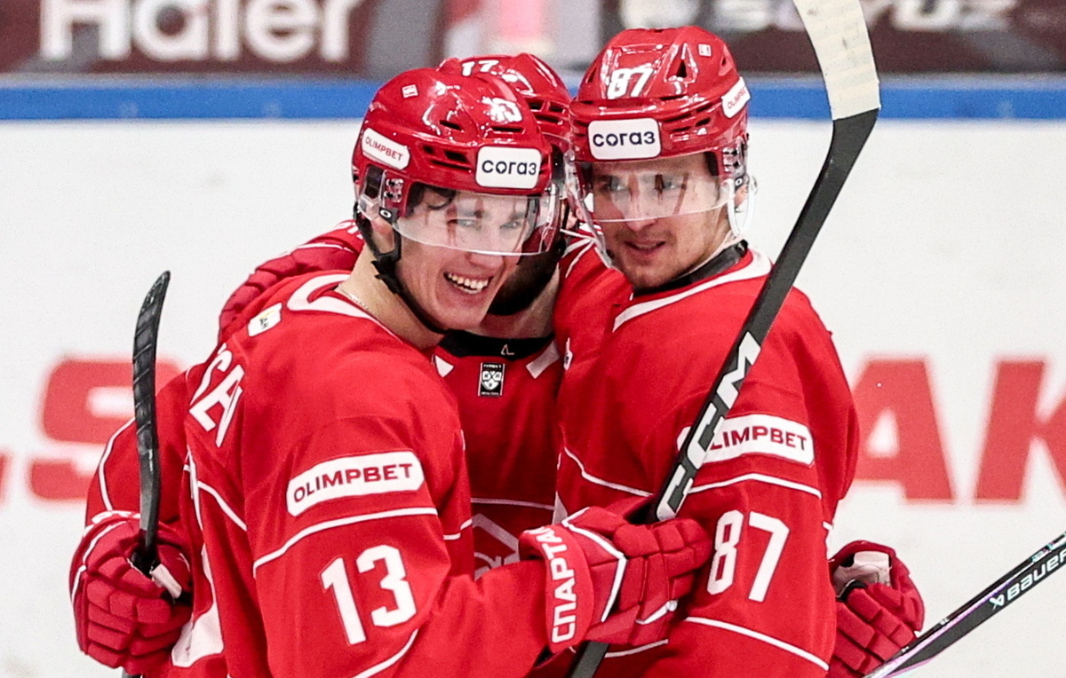    Хоккеисты "Спартака"  Софья Сандурская/ТАСС