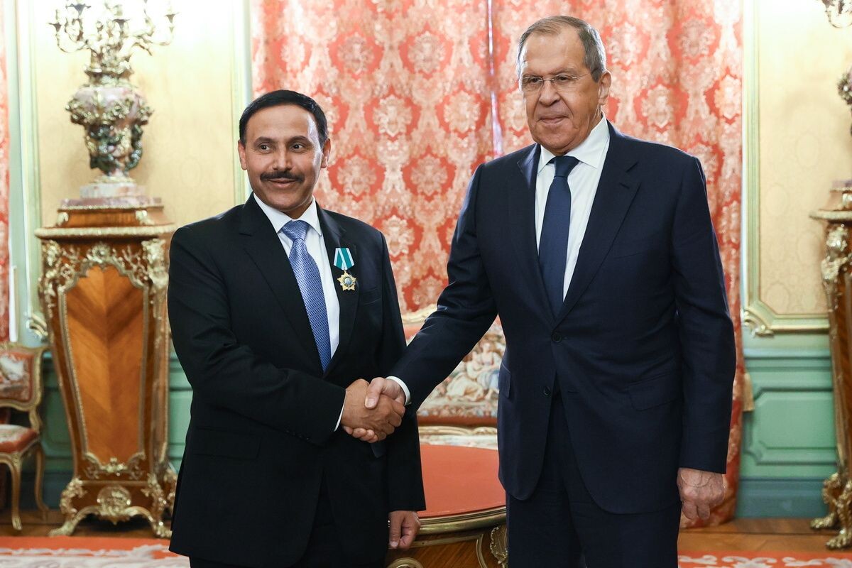    Министр иностранных дел РФ Сергей Лавров и посол Катара в Москве Ахмед бен Насер бен Джасим Аль Тани (справа налево) / Источник: © Пресс-служба МИД РФ/ТАСС