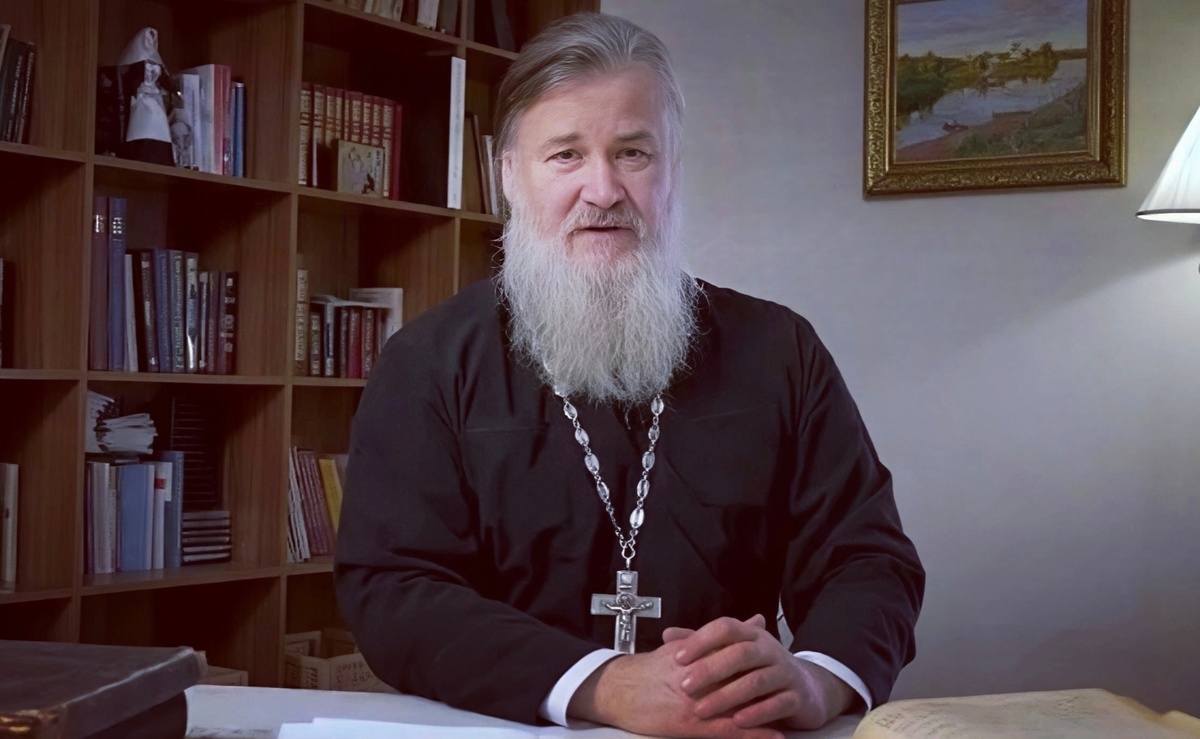 Владимир Новицкий — протоиерей, настоятель Храма Святителя Николая у Соломенной Сторожки в Москве, в прошлом – врач-психиатр.