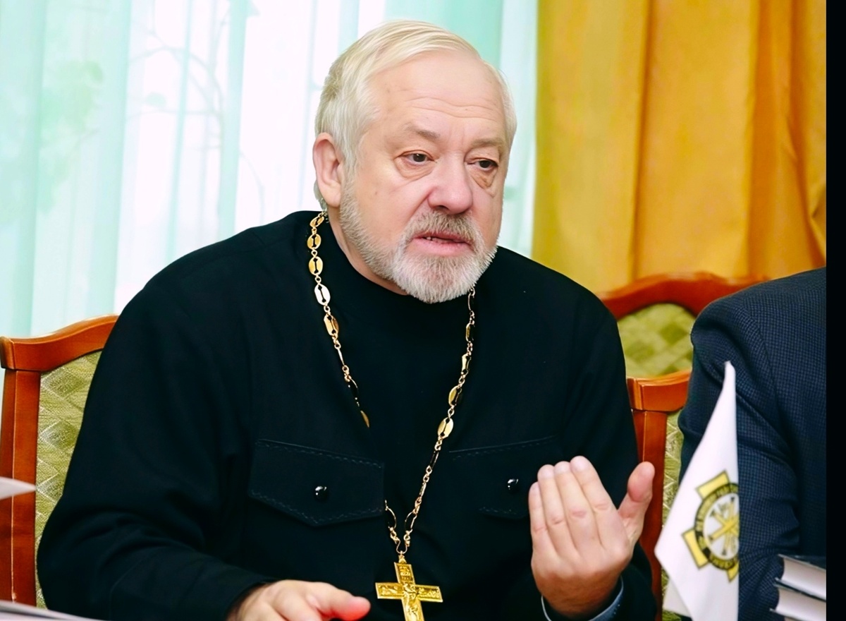 Михаил Чепель — иеромонах, директор Благотворительного Фонда Святителя Николая Чудотворца, писатель.