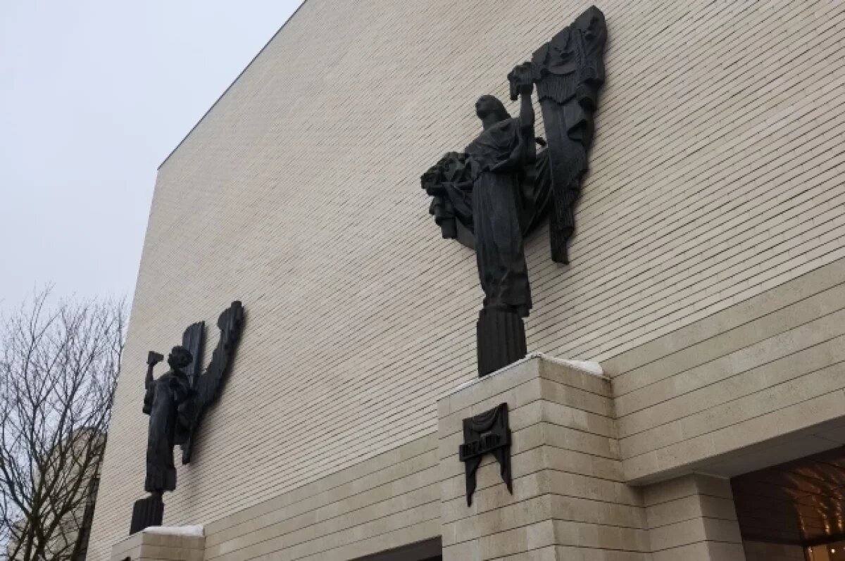    Александр Беглов посетил отремонтированный центр эстетического воспитания