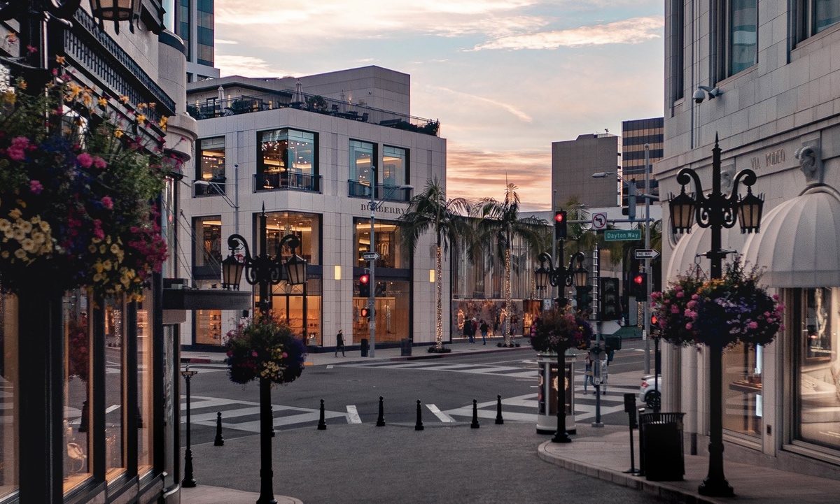 Районы Родео-Драйв и Бел-Эйр.