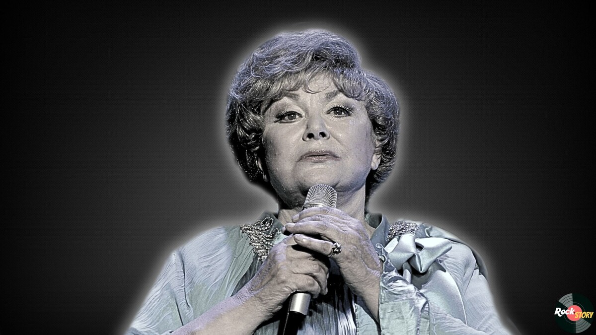 На фотографии: Эдита Пьеха 