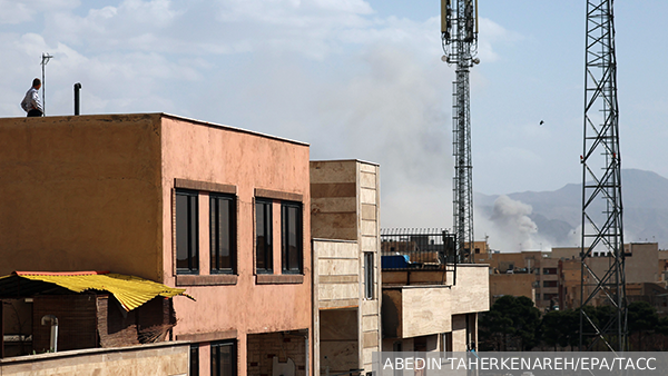     Фото: ABEDIN TAHERKENAREH/EPA/ТАСС   
 Текст: Вера Басилая