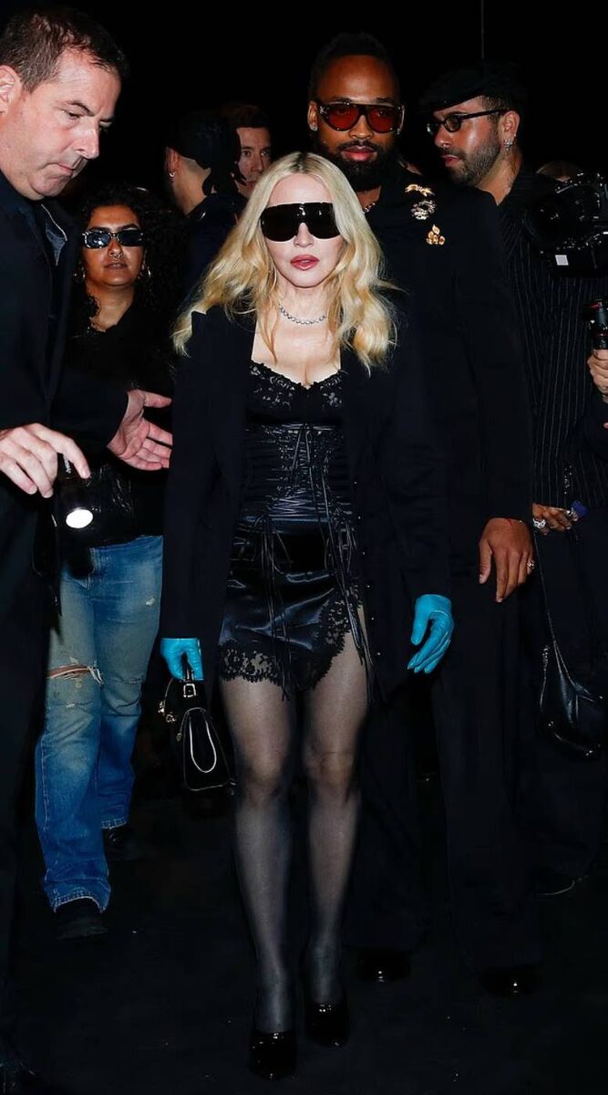    Мадонна в МиланеСоцсети