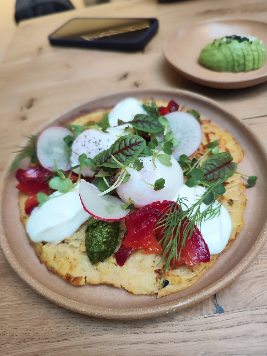 Пусть всегда будет счастливо и сытно